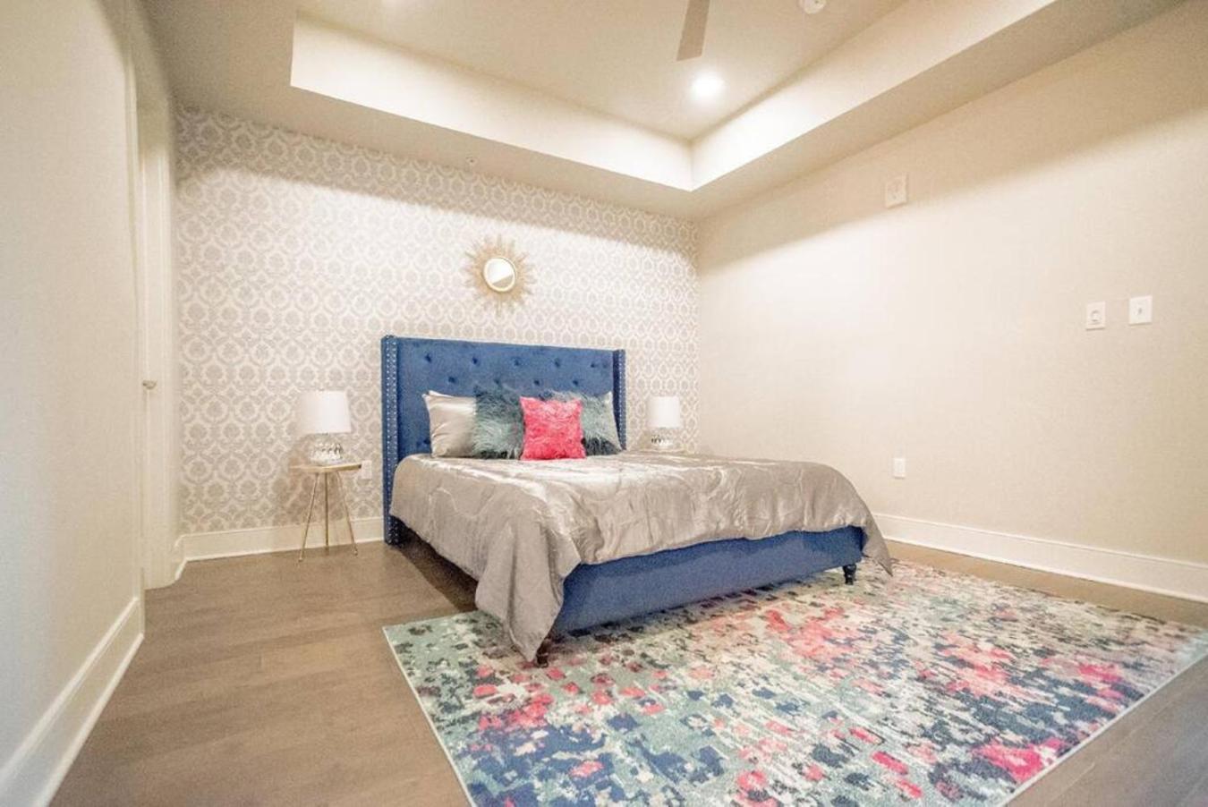 Style Bywater W Pool Gym & Parking! *