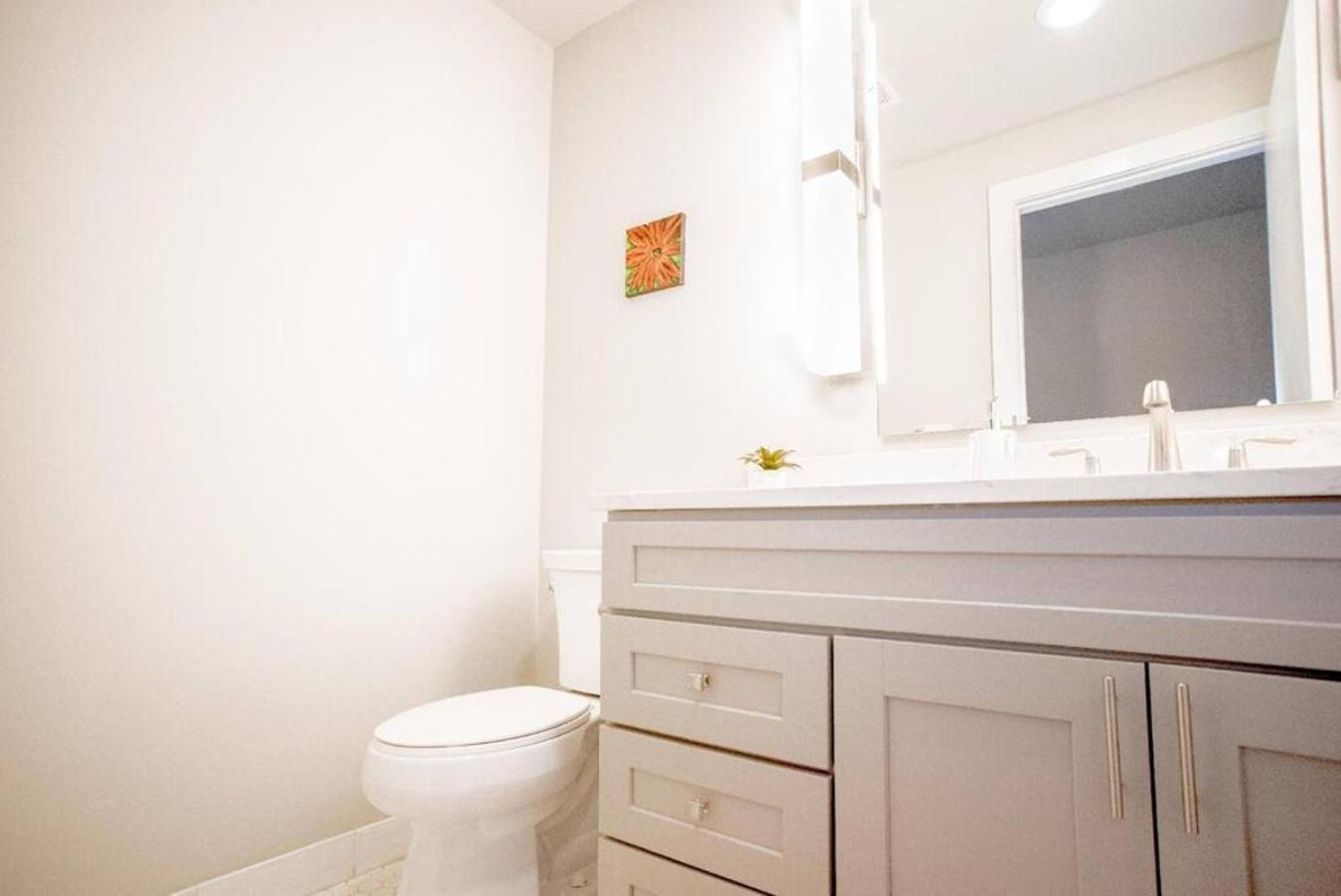 Style Bywater W Pool Gym & Parking! *