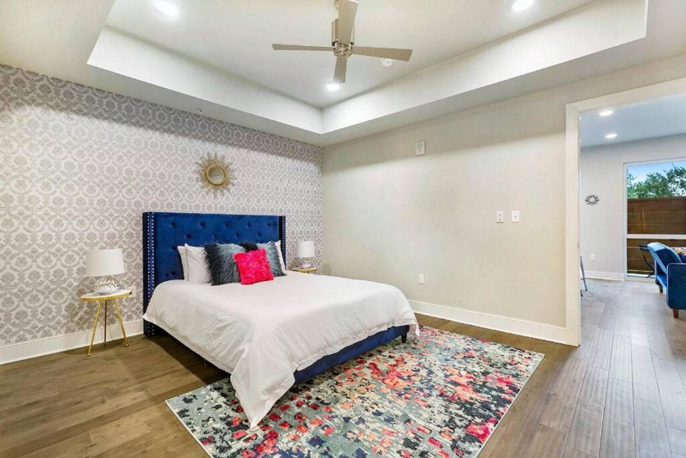 Style Bywater W Pool Gym & Parking!
