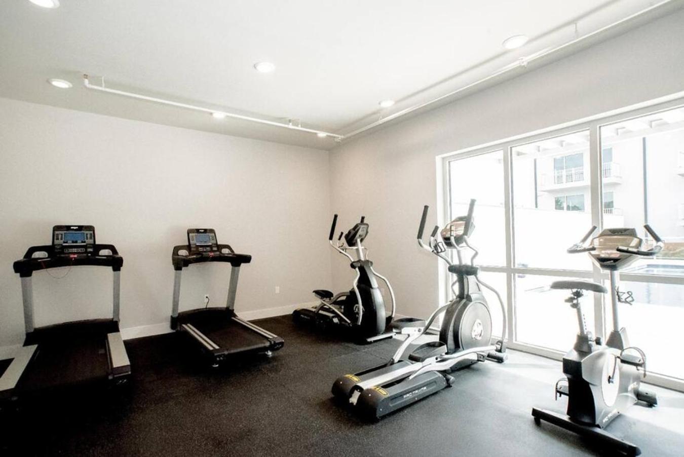 Style Bywater W Pool Gym & Parking! Holiday home New Orleans